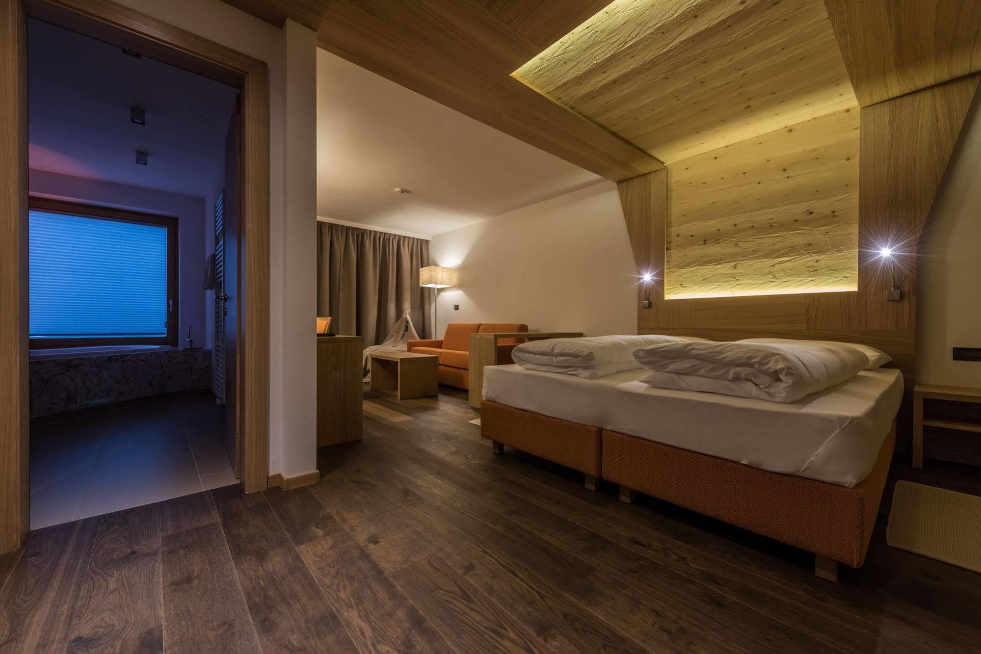 Hotel Melodia Del Bosco Бадия Экстерьер фото